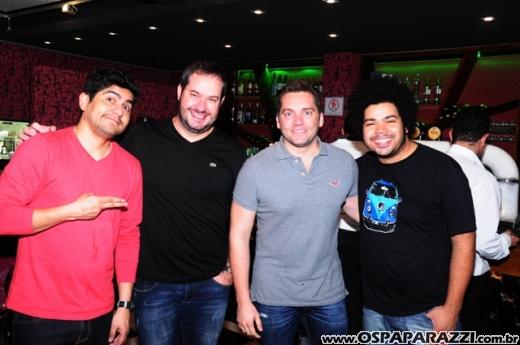 3 Testosterona está nas terças com humor de Stand Up Comedy