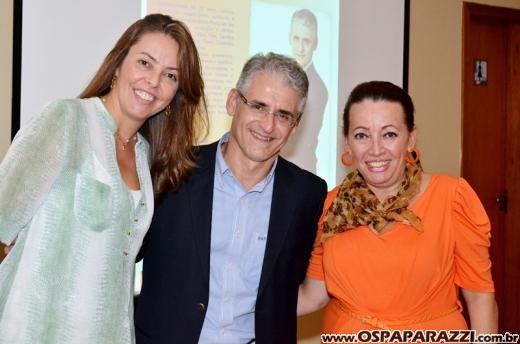 Cerimonialista Roberto Cohen ministra workshop, em São José