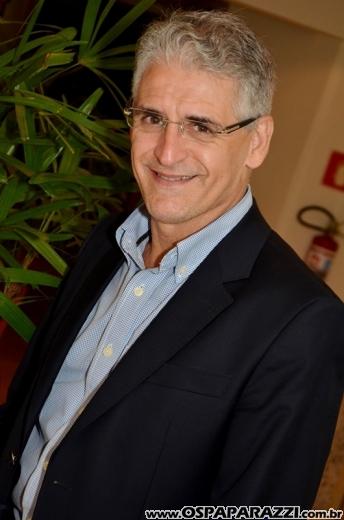 Cerimonialista Roberto Cohen ministra workshop, em São José