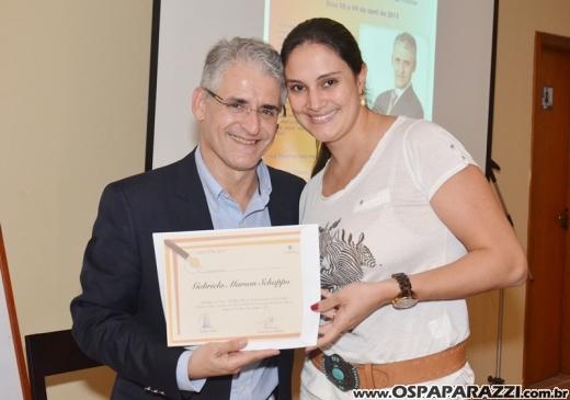 Cerimonialista Roberto Cohen ministra workshop, em São José