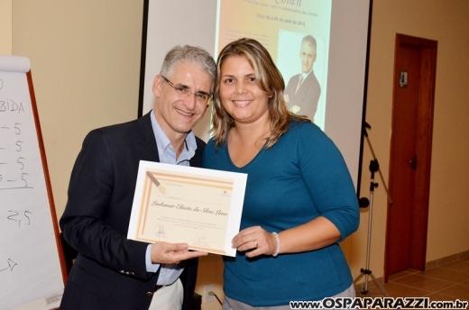 Cerimonialista Roberto Cohen ministra workshop, em São José