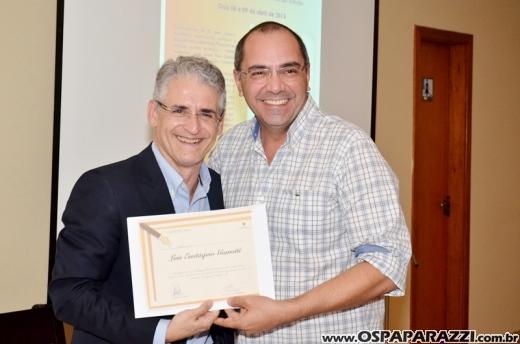 Cerimonialista Roberto Cohen ministra workshop, em São José
