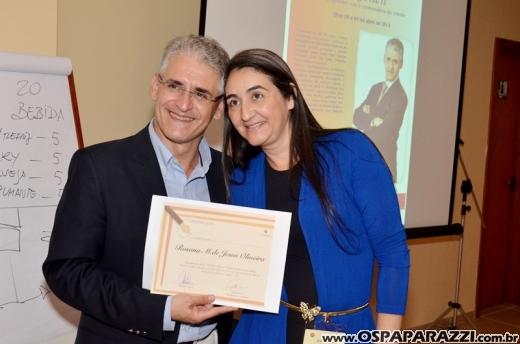 Cerimonialista Roberto Cohen ministra workshop, em São José