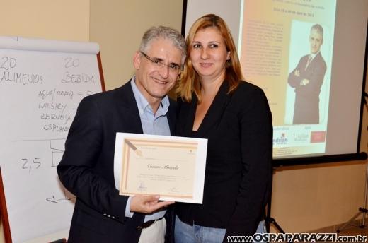 Cerimonialista Roberto Cohen ministra workshop, em São José