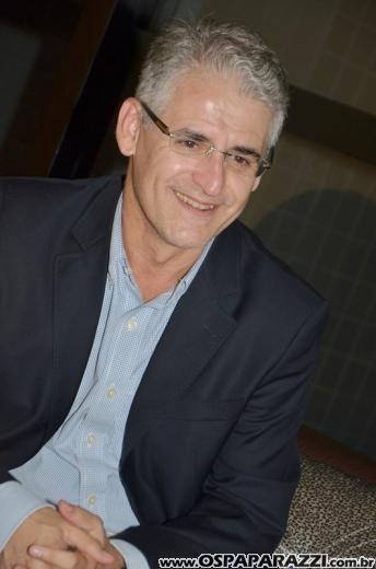 Cerimonialista Roberto Cohen ministra workshop, em São José