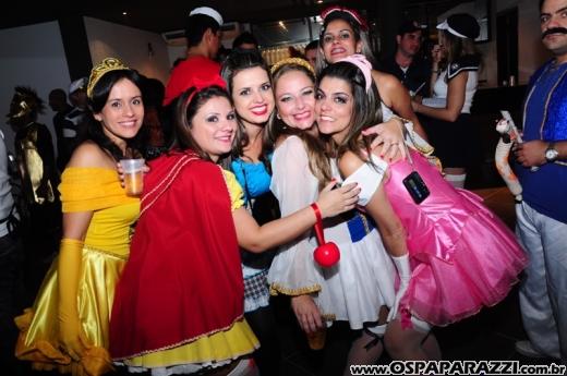 O Funil comemora sete anos com Festa Fantasia