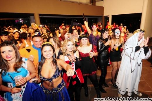 O Funil comemora sete anos com Festa Fantasia