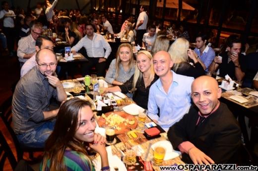 Nany People está nas terças com humor de Stand Up Comedy