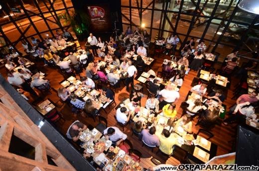 Nany People está nas terças com humor de Stand Up Comedy