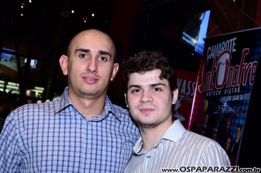 Nany People está nas terças com humor de Stand Up Comedy