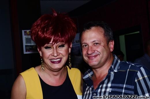Nany People está nas terças com humor de Stand Up Comedy