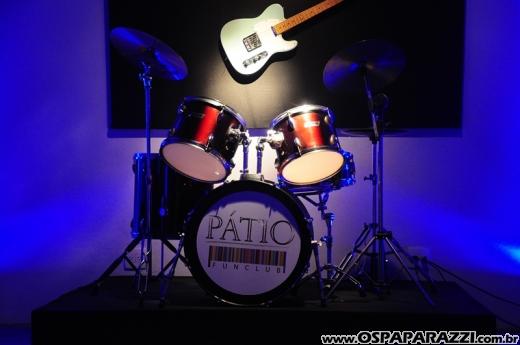 Banda Gestalt agita festa temática de Rock in Pátio