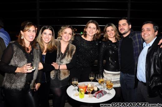 Banda Gestalt agita festa temática de Rock in Pátio