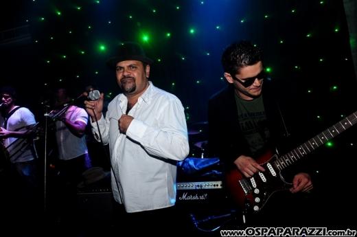 Banda Gestalt agita festa temática de Rock in Pátio