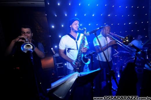 Banda Gestalt agita festa temática de Rock in Pátio