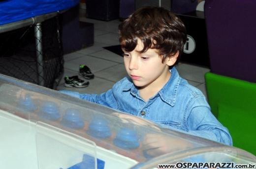 O pirata Rafael Benozzati comemora 6 aninhos no Catavento
