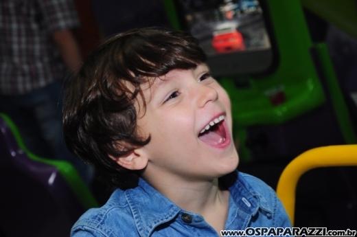 O pirata Rafael Benozzati comemora 6 aninhos no Catavento