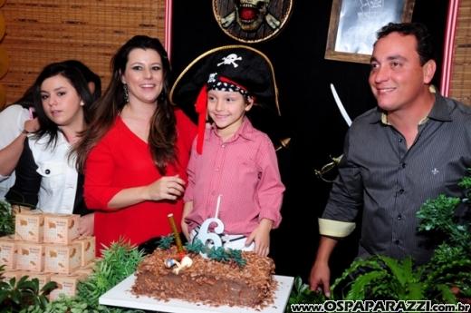O pirata Rafael Benozzati comemora 6 aninhos no Catavento