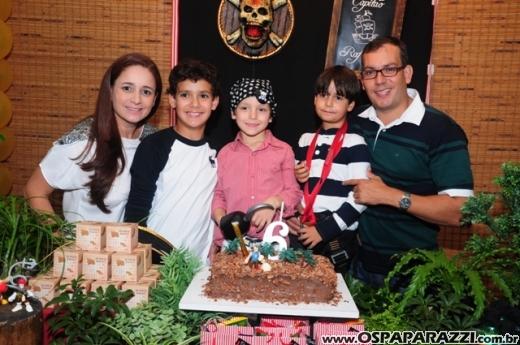 O pirata Rafael Benozzati comemora 6 aninhos no Catavento