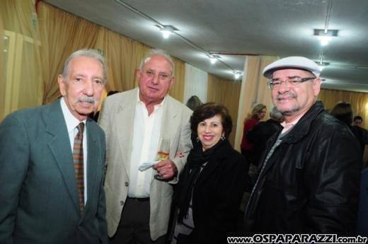 Centenário da Vermelhinha homenageia 23 pessoas em festa
