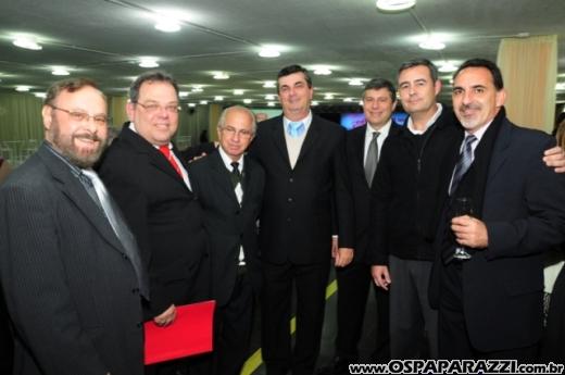 Centenário da Vermelhinha homenageia 23 pessoas em festa