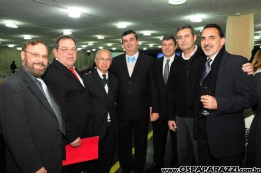 Centenário da Vermelhinha homenageia 23 pessoas em festa