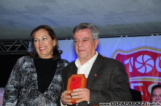 Centenário da Vermelhinha homenageia 23 pessoas em festa