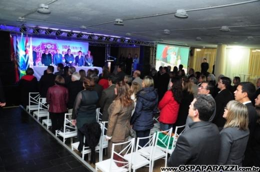 Centenário da Vermelhinha homenageia 23 pessoas em festa