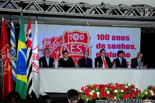 Centenário da Vermelhinha homenageia 23 pessoas em festa