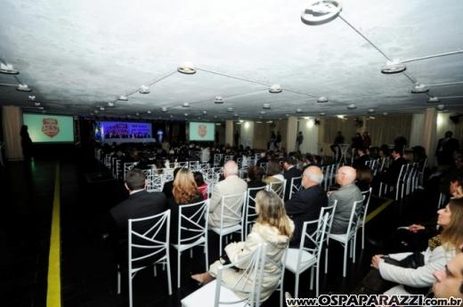 Centenário da Vermelhinha homenageia 23 pessoas em festa