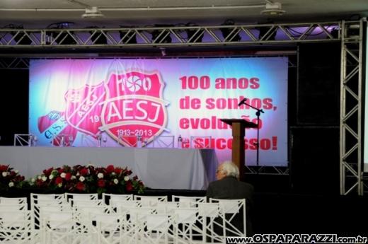 Centenário da Vermelhinha homenageia 23 pessoas em festa