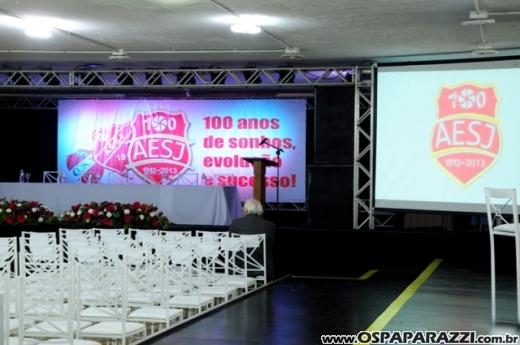 Centenário da Vermelhinha homenageia 23 pessoas em festa