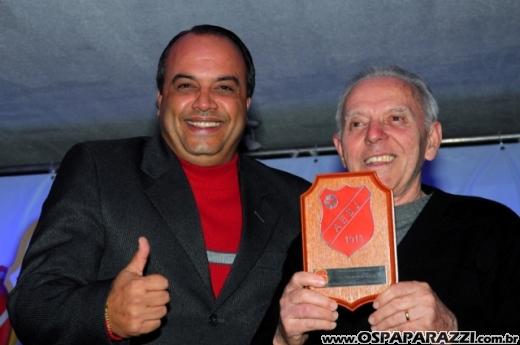 Centenário da Vermelhinha homenageia 23 pessoas em festa