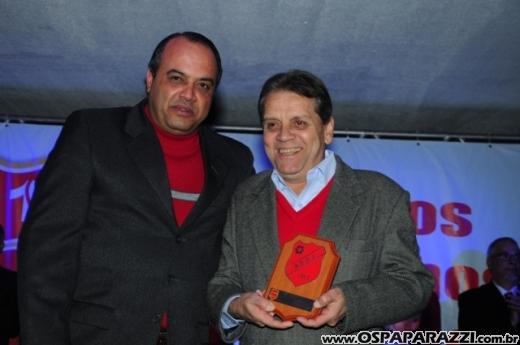 Centenário da Vermelhinha homenageia 23 pessoas em festa