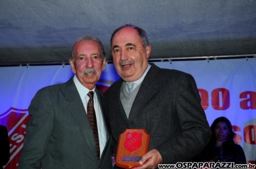 Centenário da Vermelhinha homenageia 23 pessoas em festa