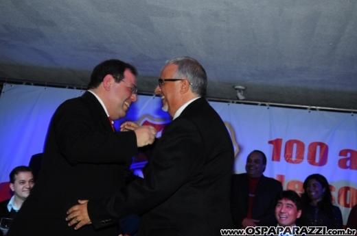Centenário da Vermelhinha homenageia 23 pessoas em festa