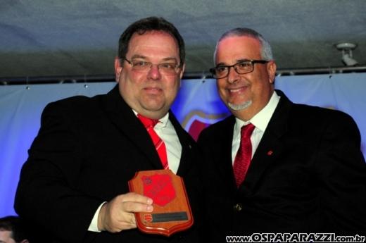 Centenário da Vermelhinha homenageia 23 pessoas em festa