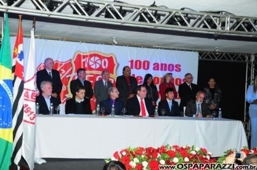 Centenário da Vermelhinha homenageia 23 pessoas em festa