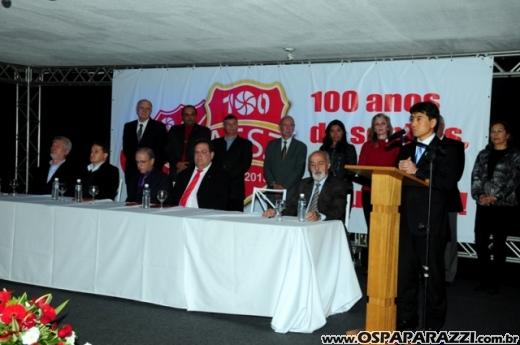 Centenário da Vermelhinha homenageia 23 pessoas em festa