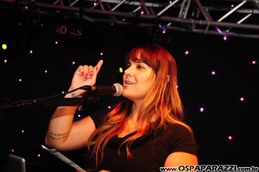 Drum'n Bossa no palco do Anexo com Fernanda Porto