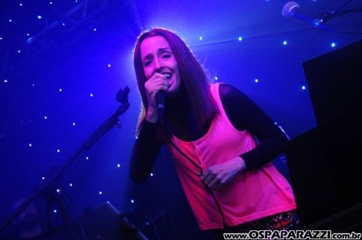 Drum'n Bossa no palco do Anexo com Fernanda Porto