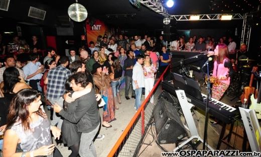 Drum'n Bossa no palco do Anexo com Fernanda Porto