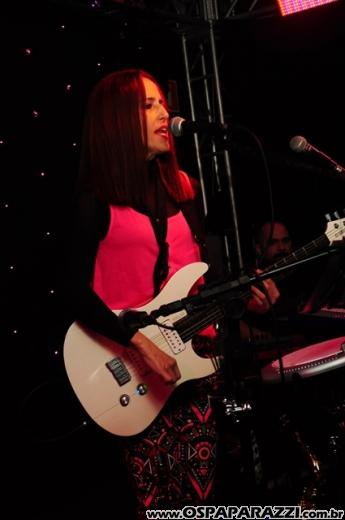 Drum'n Bossa no palco do Anexo com Fernanda Porto