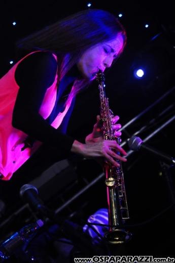 Drum'n Bossa no palco do Anexo com Fernanda Porto