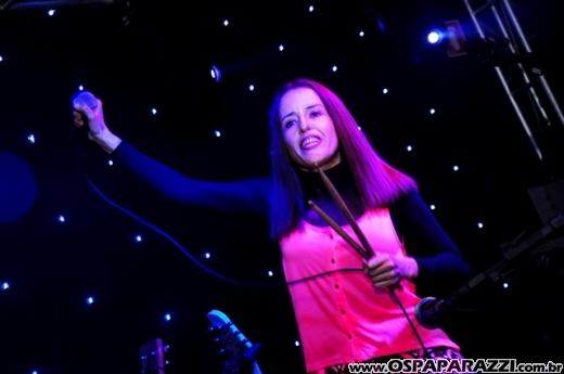 Drum'n Bossa no palco do Anexo com Fernanda Porto