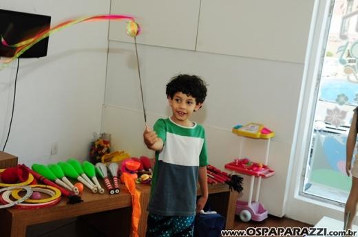 Bicho Papão promove oficina de circo para seus clientes mirins