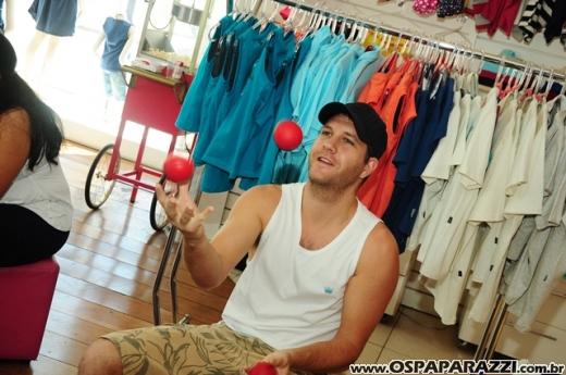 Bicho Papão promove oficina de circo para seus clientes mirins