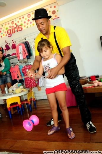 Bicho Papão promove oficina de circo para seus clientes mirins