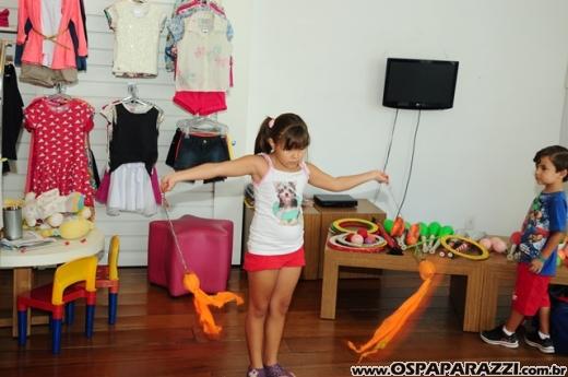 Bicho Papão promove oficina de circo para seus clientes mirins