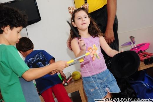 Bicho Papão promove oficina de circo para seus clientes mirins